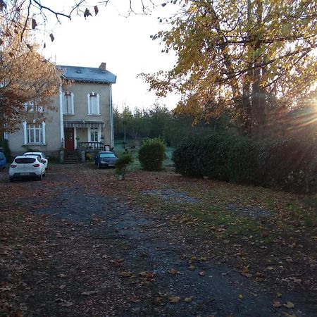 Chambre Dans Maison Bourgeoise Hotel Airvault Kültér fotó